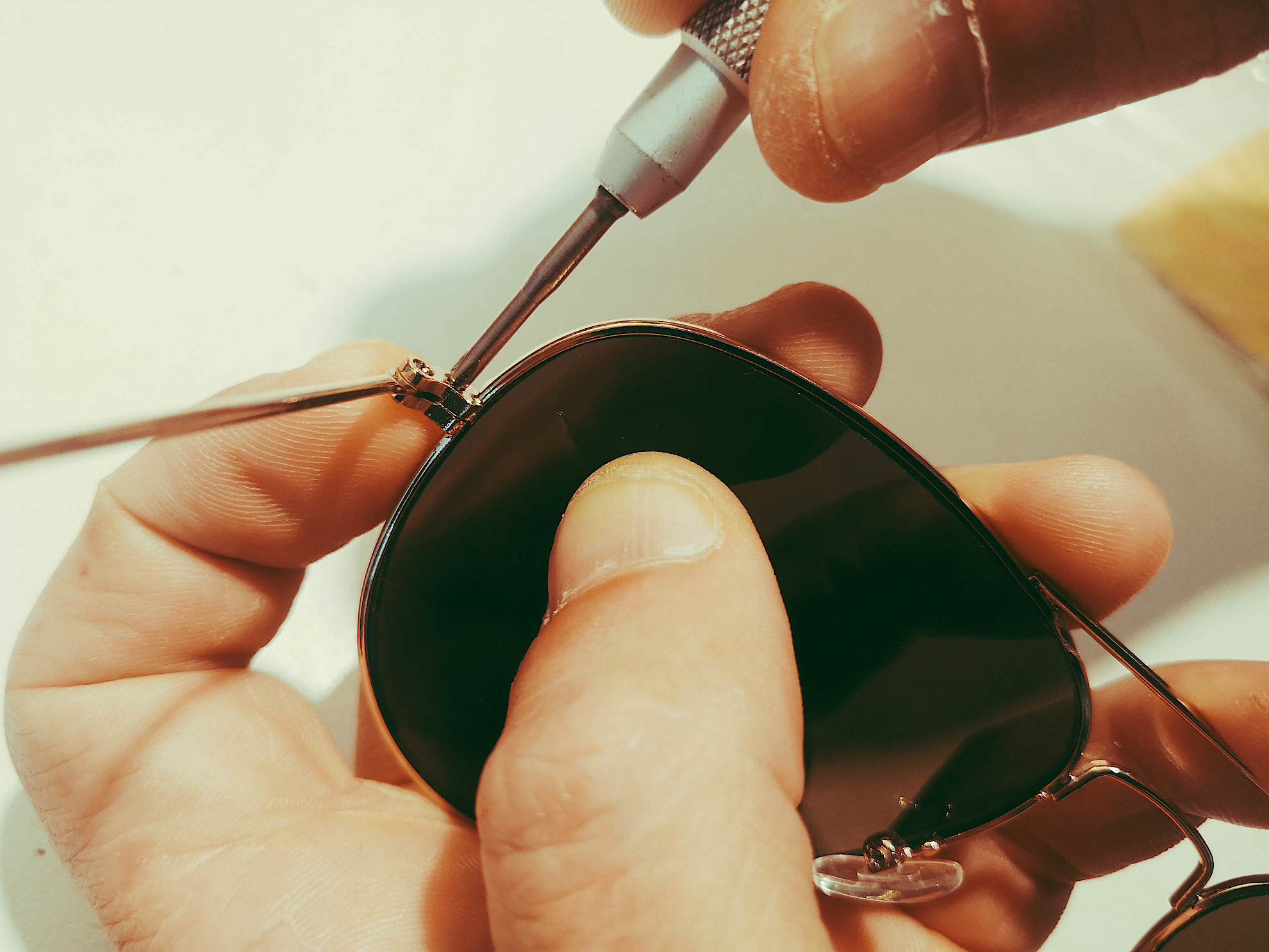 RIPARAZIONE OCCHIALI